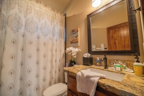 Chalet rustique de base | Salle de bain