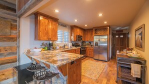 Unclassified image, 5 of 29, button - Silver Pine Lodge (Big Bear Lake)