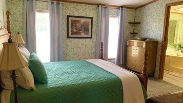 3 bedrooms, desk, free WiFi, bed sheets