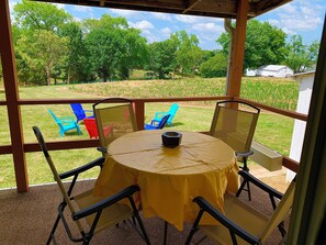 Outdoor dining - Charming Home with Country Views (Grafton)