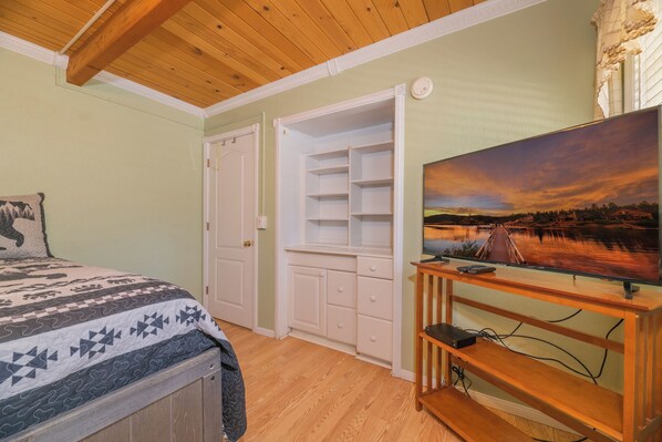 Basic Cabin | 3 bedrooms, free WiFi