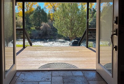 RIVERSIDE RETREAT: PET FRIENDLY: BRYCE/ZION, RAFTING, FISHING, HIKING