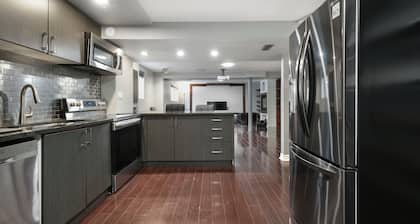 Stylish 1 bedroom basement unit with renovated bathroom & in-suit Jacuzzi.