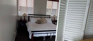 3 chambres, fer et planche à repasser, draps fournis