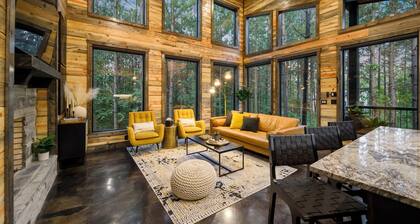 Happy Moon // Couples Cabin Nestled in the Woods