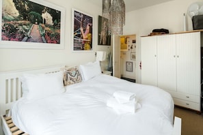 1 habitación, wifi y ropa de cama