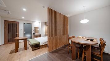 Large Double Room | Individually decorated, individually furnished, desk, free WiFi