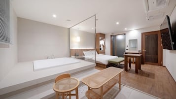 Spa Room | Individuell inredning, unika möbler, skrivbord och gratis wi-fi