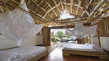 Bamboo | Värdeförvaringsskåp på rummet, gratis wi-fi och sängkläder