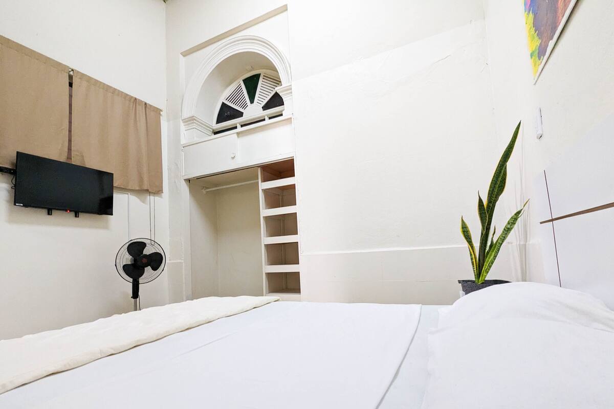 Hypo-allergenic bedding, down duvets, individually decorated