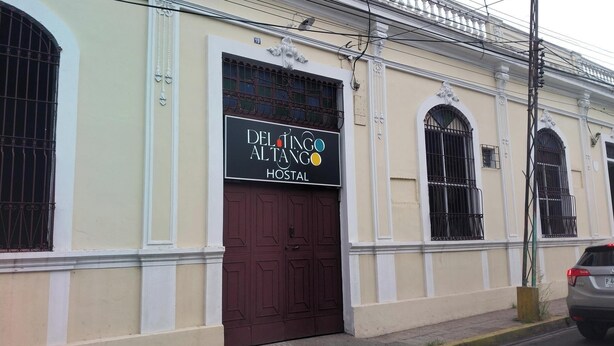 Exterior - Del Tingo Al Tango Hostal (Santa Ana)