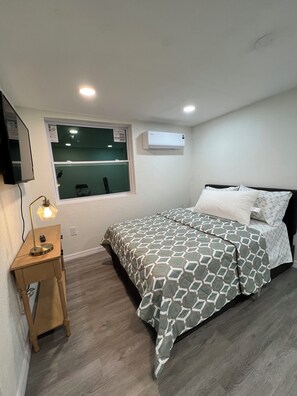 1 habitación, tabla de planchar con plancha, wifi gratis y ropa de cama 