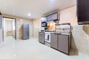 Fridge, microwave, oven, stovetop