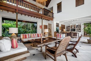 Living area - Villa Maimalu by Alfred in Bali (Kerobokan)