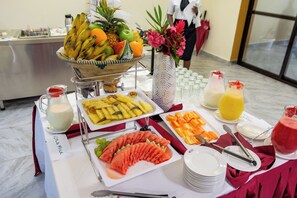 Tägliches inbegriffenes kontinentales Frühstück