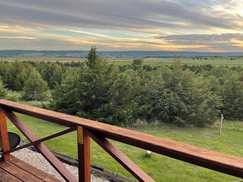 Family & pet friendly cabin. Close to excellent fishing, boating and hunting. 