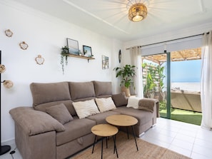 Living area - Cozy Apartment with Sea Views in Costa Adeje (Adeje)
