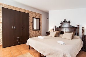 6 slaapkamers, een strijkplank/strijkijzer, gratis wifi, beddengoed