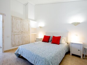 1 quarto, ferros/tábuas de passar roupa, acesso à internet