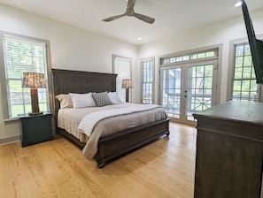 6 bedrooms, WiFi, bed sheets