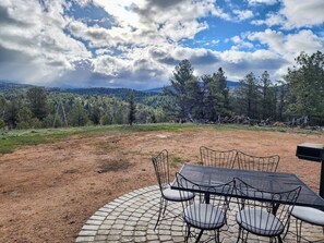 Outdoor dining - No Cleaning Fees, Spacious & Secluded Mountain Home, Pikes Peak Views, Hot Tub! (Cripple Creek)