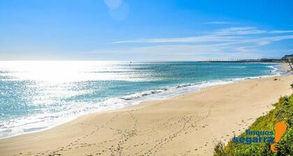 Appartement de 3 chambres Ă  coucher, Ă  moins d'une minute de la plage