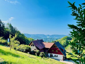 Exterior - Holiday Apartment "Deine Rauszeit" with Mountain View, Private Terrace and Wi-Fi (Seebach)