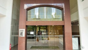 Uklassifisert bilde, 2 av 47, knapp