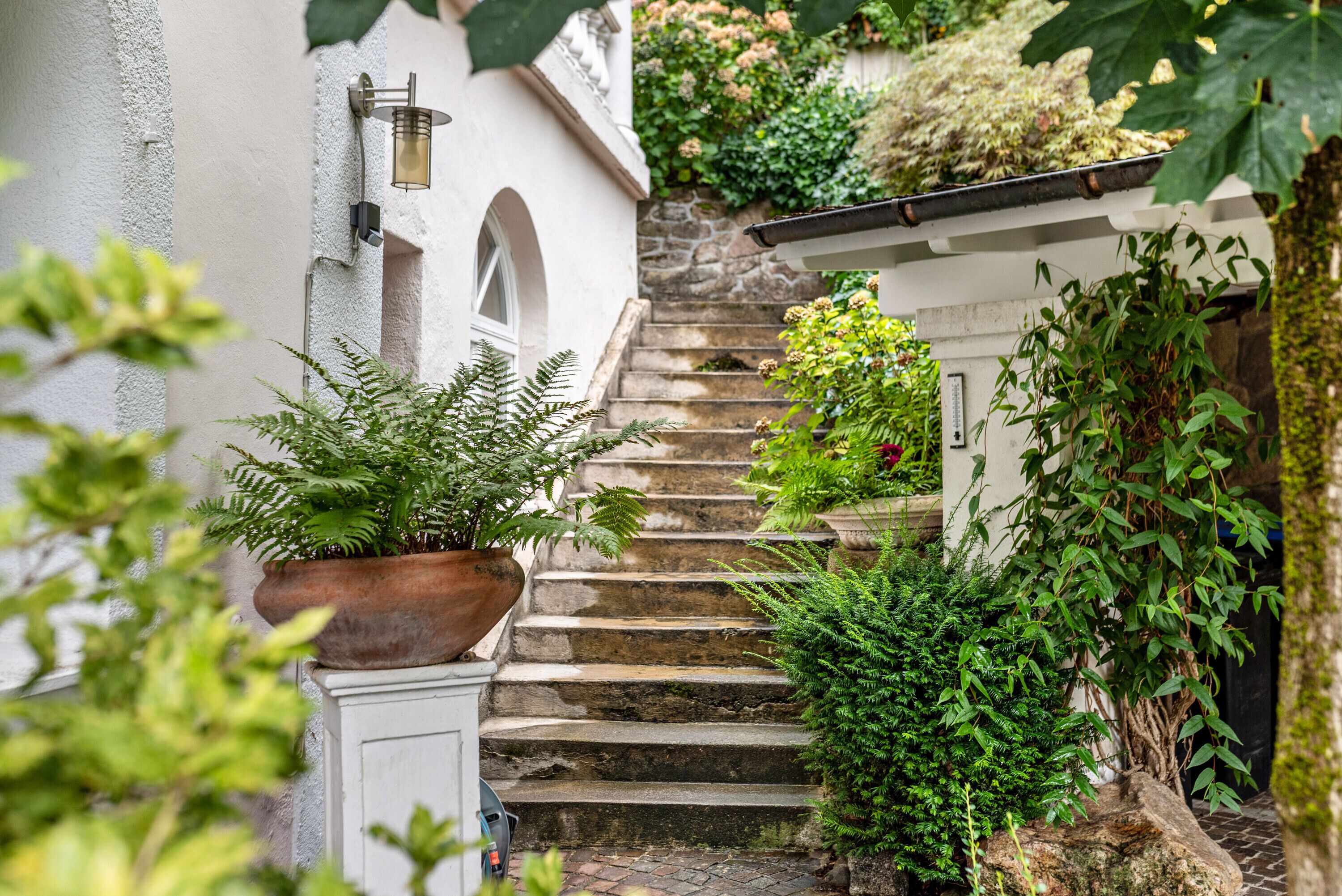 تفاصيل الفندق من الخارج