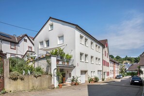 Exterior - Holiday Apartment "Feine Natur" with Wi-Fi (Bahlingen am Kaiserstuhl)