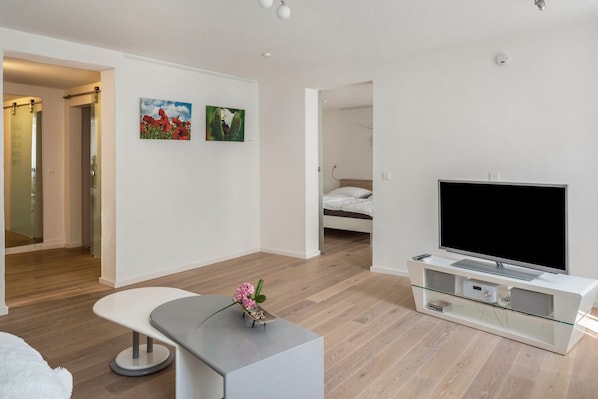 1 habitación, tabla de planchar con plancha, wifi gratis y ropa de cama 