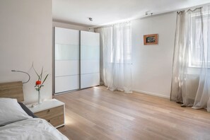 1 chambre, fer et planche Ă repasser, Wi-Fi gratuit, draps fournis