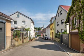 Exterior - Holiday Apartment "Feine Natur" with Wi-Fi (Bahlingen am Kaiserstuhl)