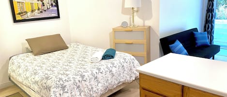 1 habitación, escritorio, wifi gratis y ropa de cama
