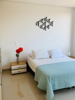 3 dormitorios, tabla de planchar con plancha, wifi gratis y ropa de cama