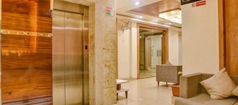 Fabhotel Om 宮殿酒店