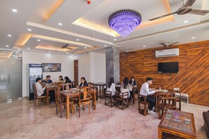 Restaurant - Fabhotel Meridian Inn (Kharar)