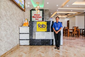 Reception - Fabhotel Meridian Inn (Kharar)