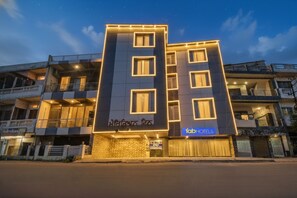 Exterior - Fabhotel Meridian Inn (Kharar)