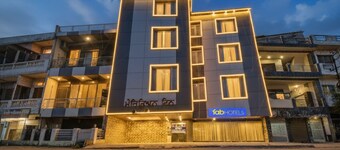 Fabhotel Meridian Inn