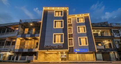 Fabhotel Meridian Inn