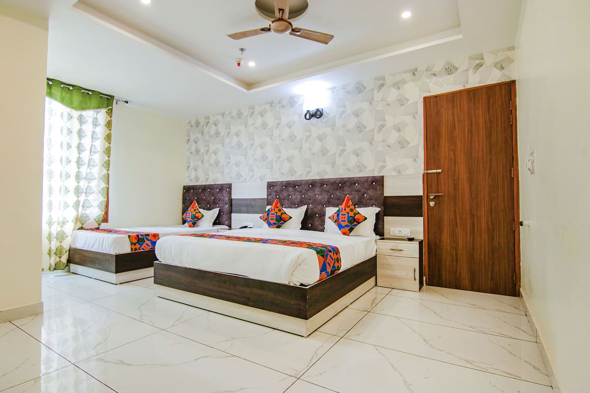 Family Room | Egyptian cotton sheets, premium bedding, in-room safe, free WiFi