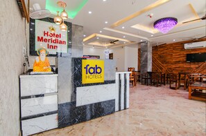 Reception - Fabhotel Meridian Inn (Kharar)