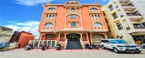 Front of property - FabHotel Tipsyy Inn Suites (Jaipur)