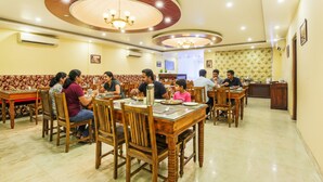 Restaurant - FabHotel Tipsyy Inn Suites (Jaipur)