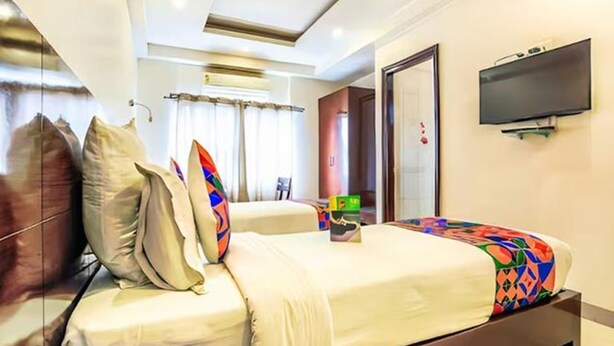 Premium Room | Egyptian cotton sheets, premium bedding, in-room safe, WiFi (free) - FabHotel Tipsyy Inn Suites (Jaipur)