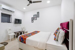 Egyptian cotton sheets, premium bedding, in-room safe, free WiFi