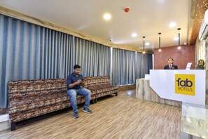 Reception - Fabhotel Max Inn (Ahmedabad)