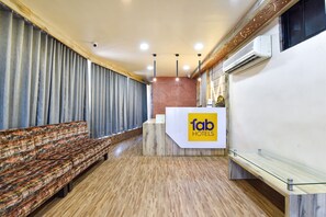 Reception - Fabhotel Max Inn (Ahmedabad)