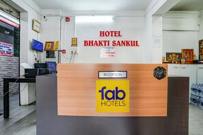 Reception - Fabhotel Bhakti Sankul (Nashik)